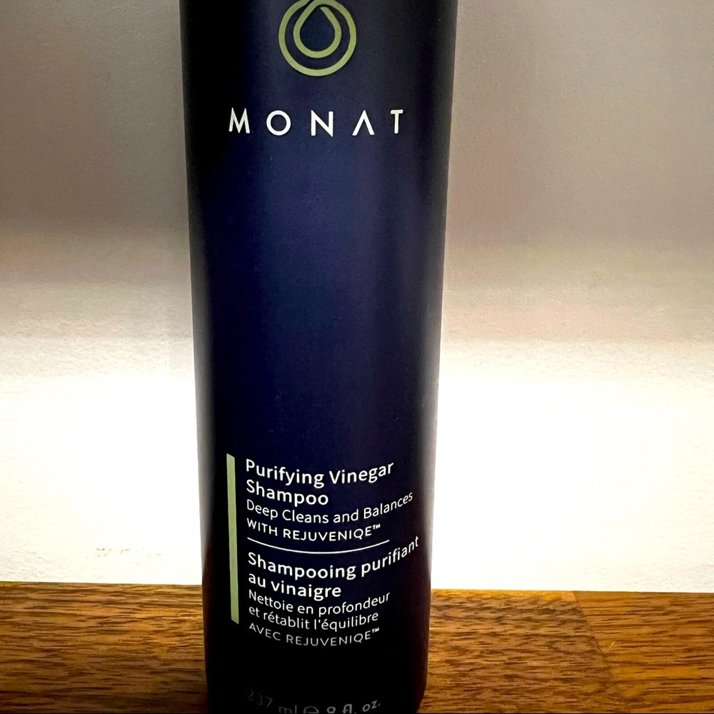 MONAT purifying vinegar shampoo